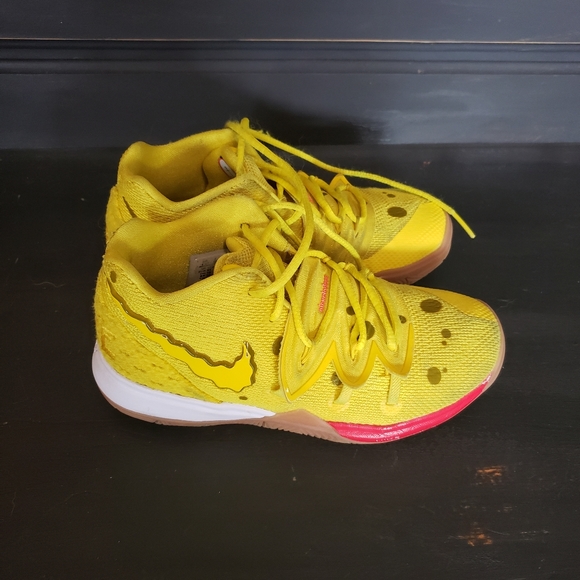 kyrie spongebob size 13